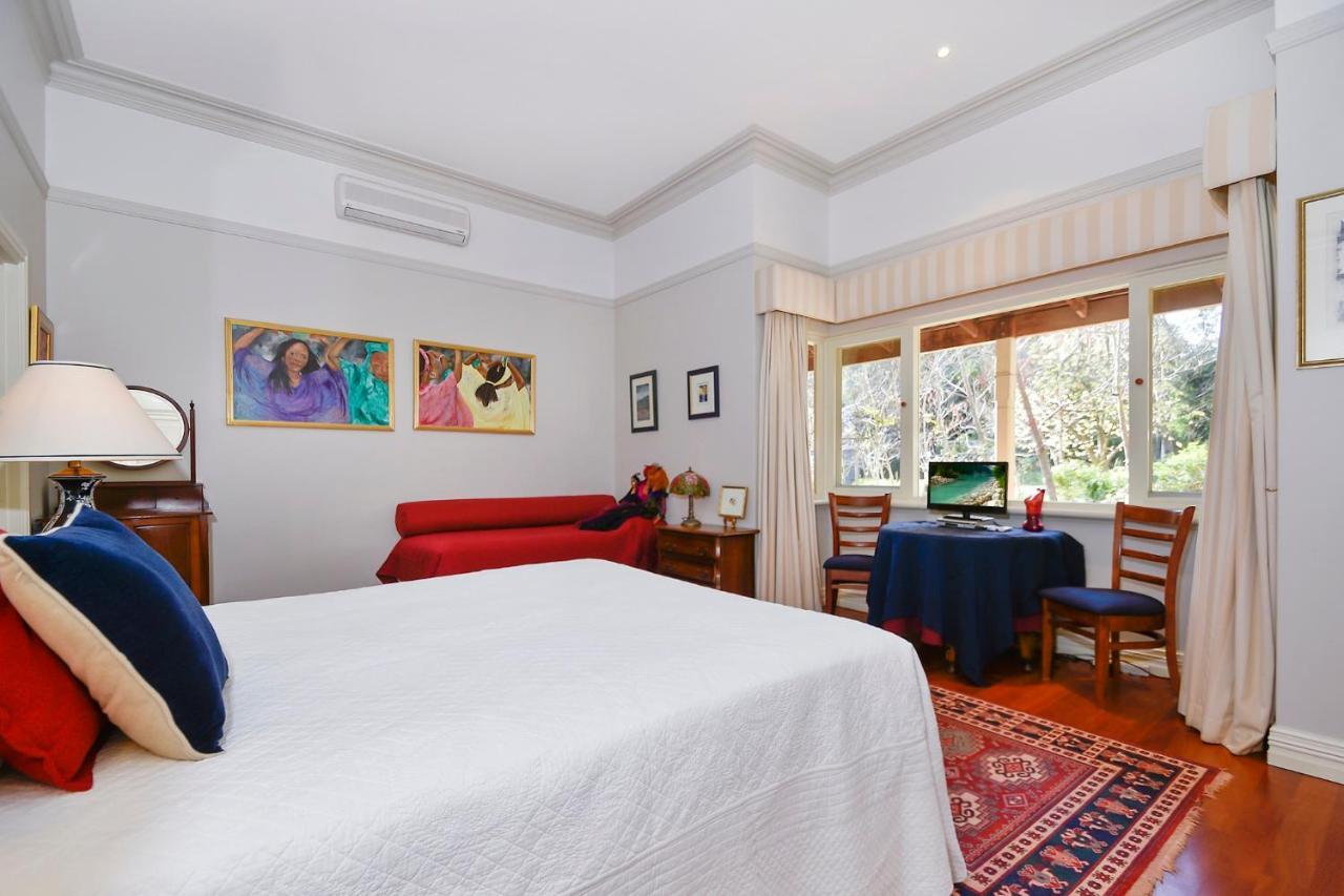 Ford House Bed & Breakfast 브릿지타운 외부 사진